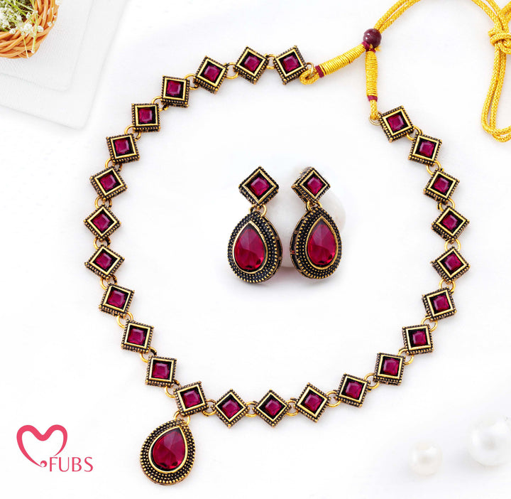 Traditional Geometric Necklace Set with Teardrop Earrings