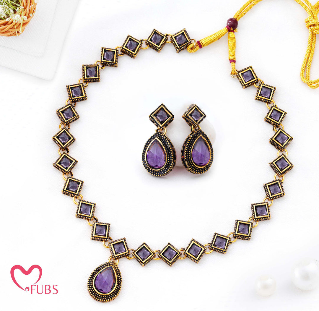 Traditional Geometric Necklace Set with Teardrop Earrings