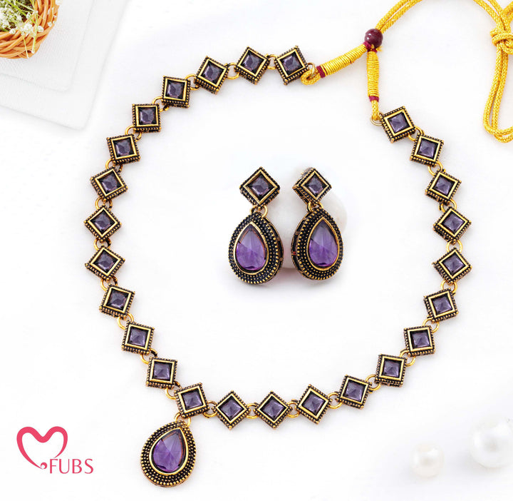 Traditional Geometric Necklace Set with Teardrop Earrings