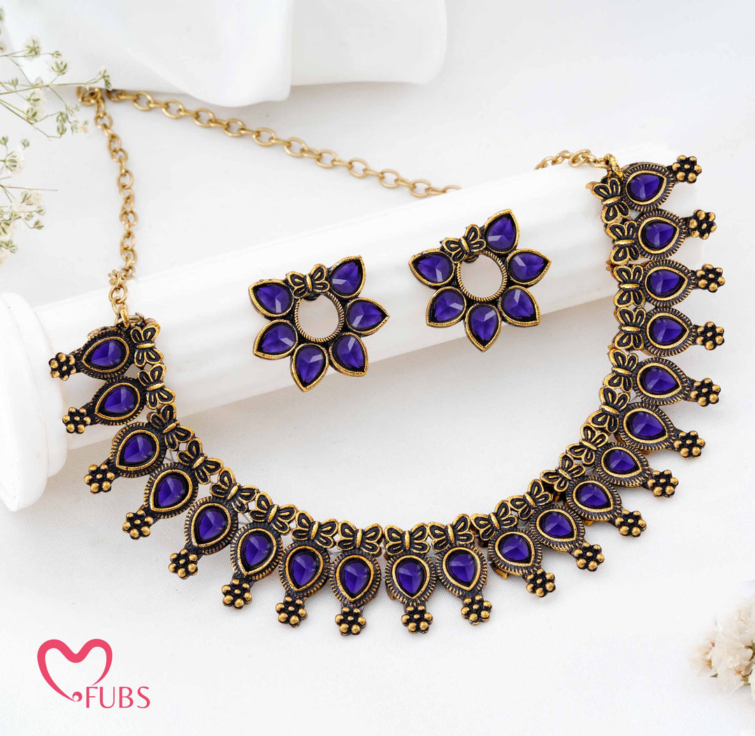 Traditional Antique Finish Necklace Set with Teardrop & Floral Motifs