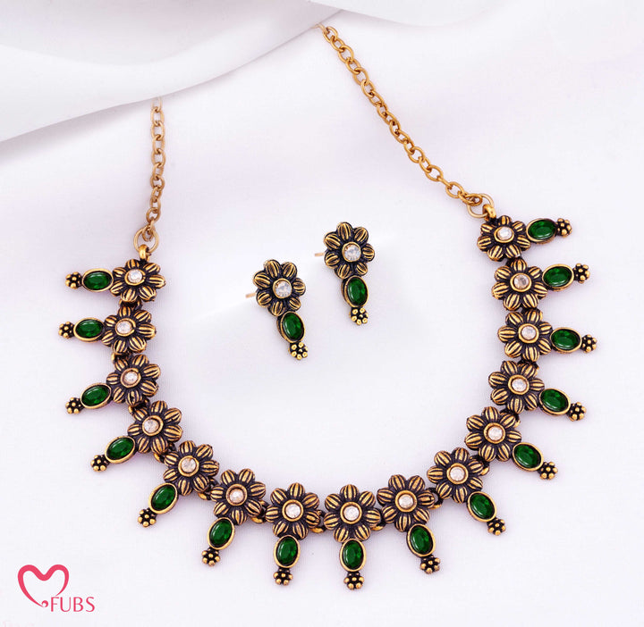Traditional Antique Gold-Tone Necklace Set with Floral and Teardrop Designs