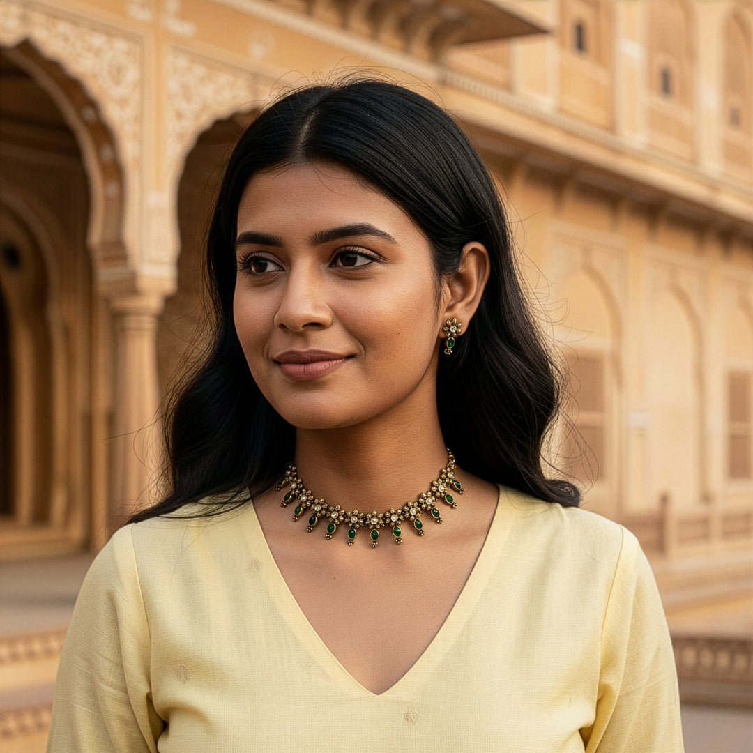 Traditional Antique Gold-Tone Necklace Set with Floral and Teardrop Designs