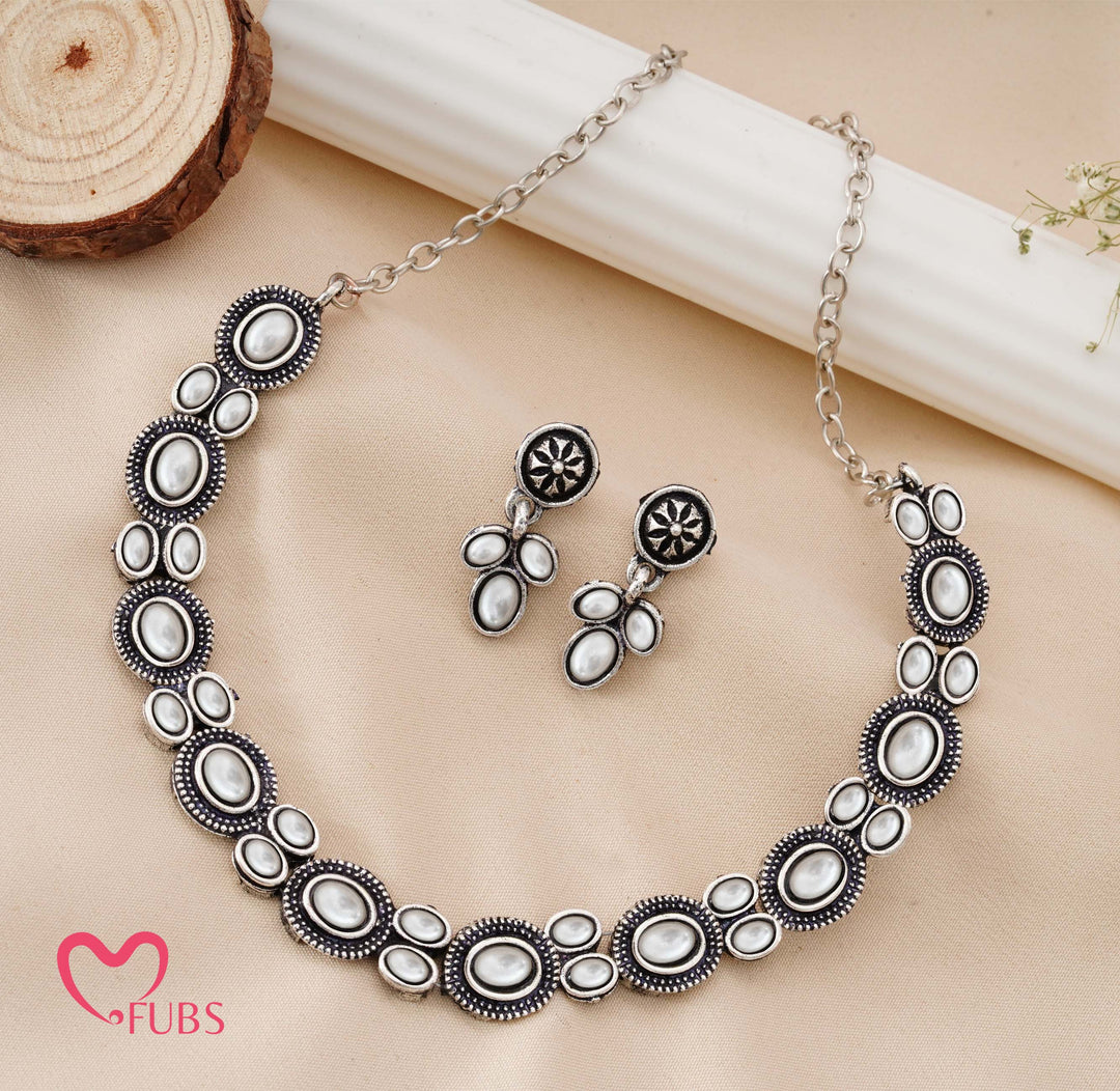 Traditional Oxidized Silver-Tone Necklace Set with Oval Stones
