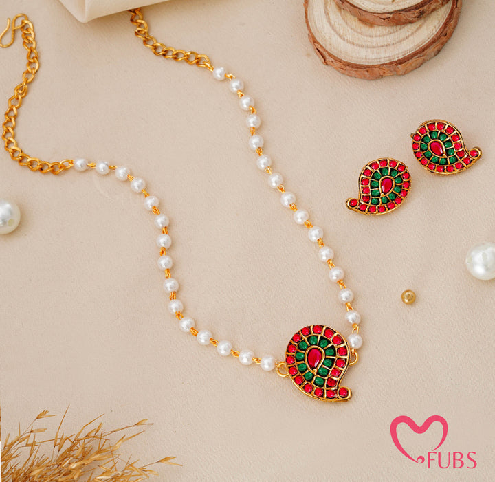 Aesthetic Traditional Pearl Necklace Set with Meenakari Paisley Motif