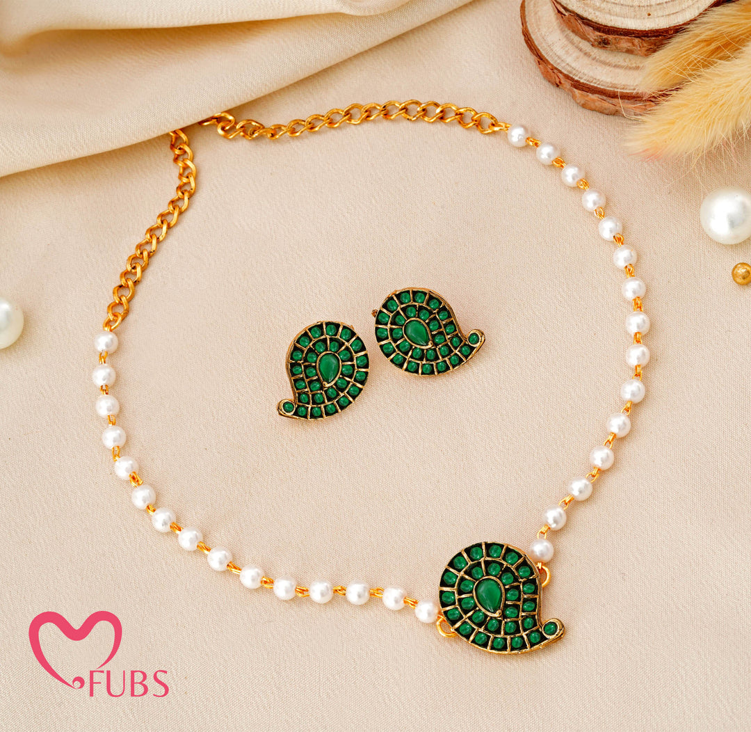 Aesthetic Traditional Pearl Necklace Set with Meenakari Paisley Motif