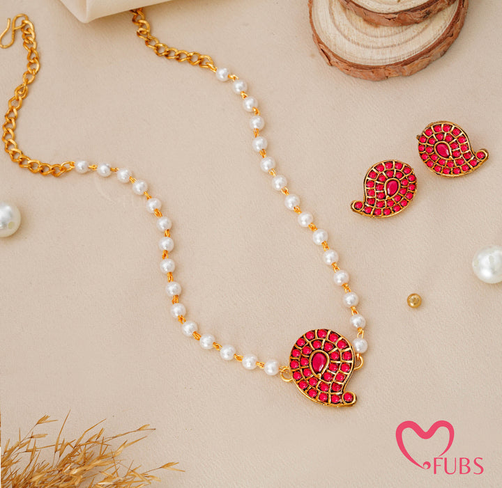 Aesthetic Traditional Pearl Necklace Set with Meenakari Paisley Motif