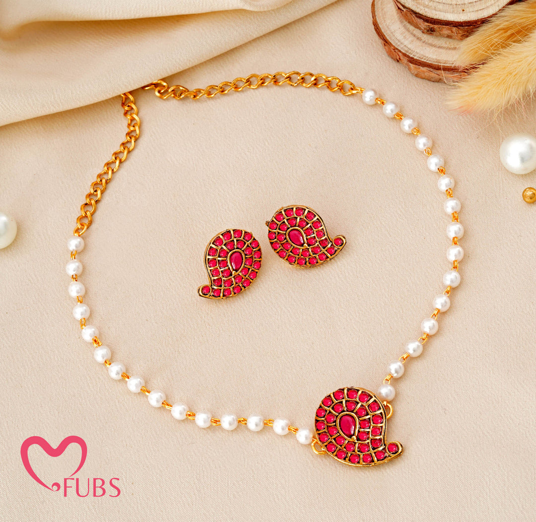 Aesthetic Traditional Pearl Necklace Set with Meenakari Paisley Motif