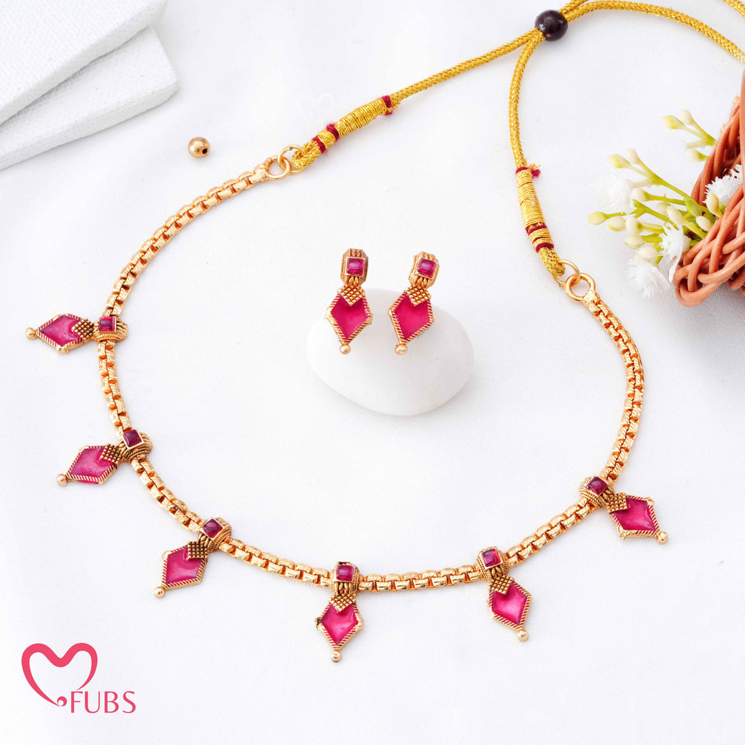 Modern Traditional Geometric Choker Necklace Set