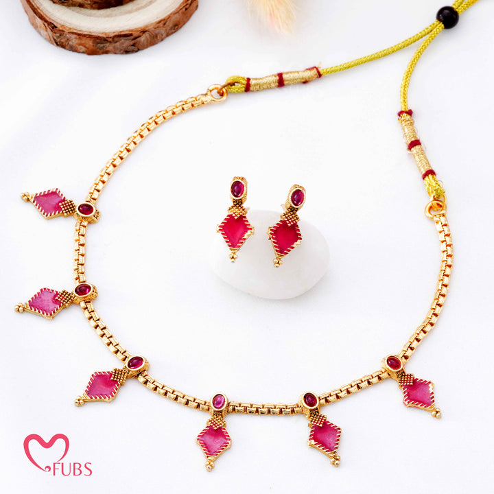 Vibrant Crimson Geometric Choker Set