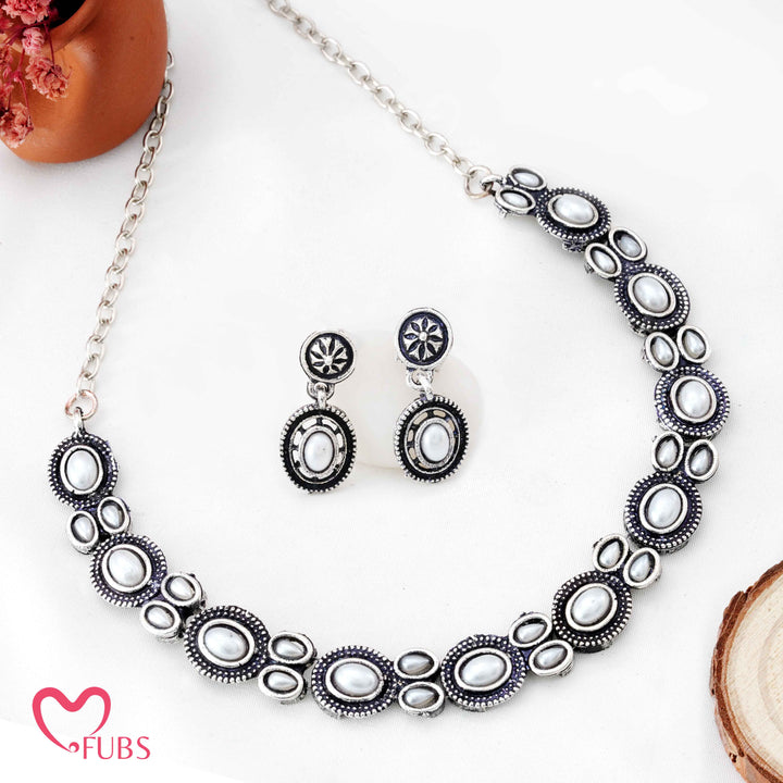 Oxidized Choker Set - Lustrous Ivory Traditional Aesthetic