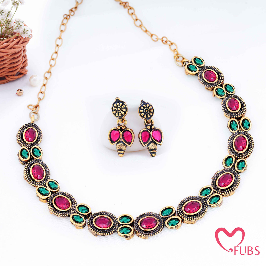 Traditional Antique Finish Oval Stone Choker Set