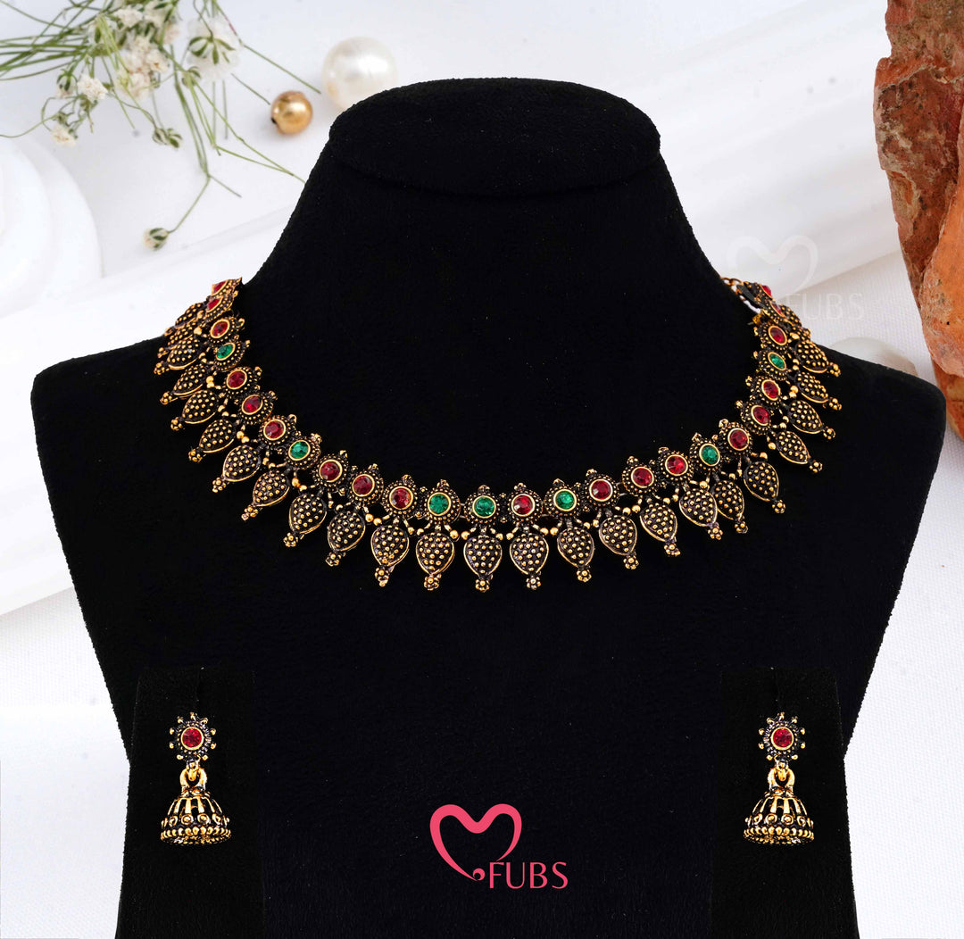 Oxidized Tear-Drop Stone Necklace Set - Lustrous Ivory