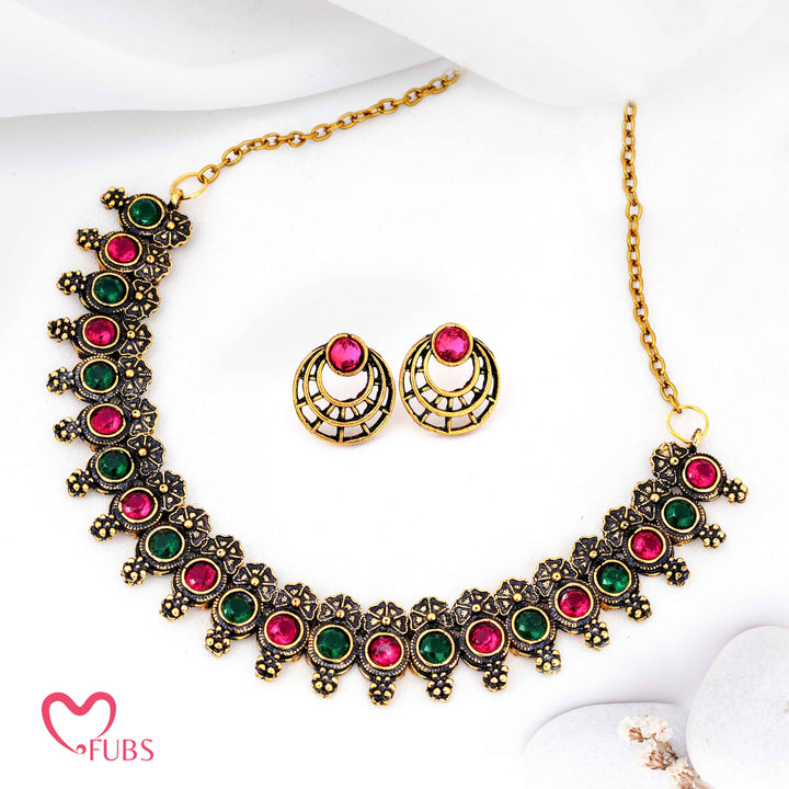 Traditional Choker Necklace in Matt Finish (Ruby & Emerald)