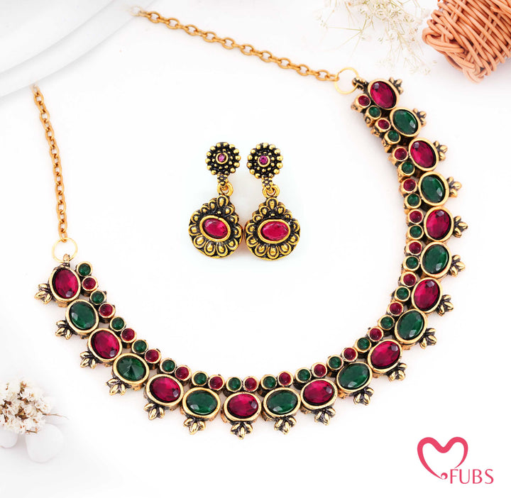 Traditional Antique Matt Gold Necklace Set with Oval Stones