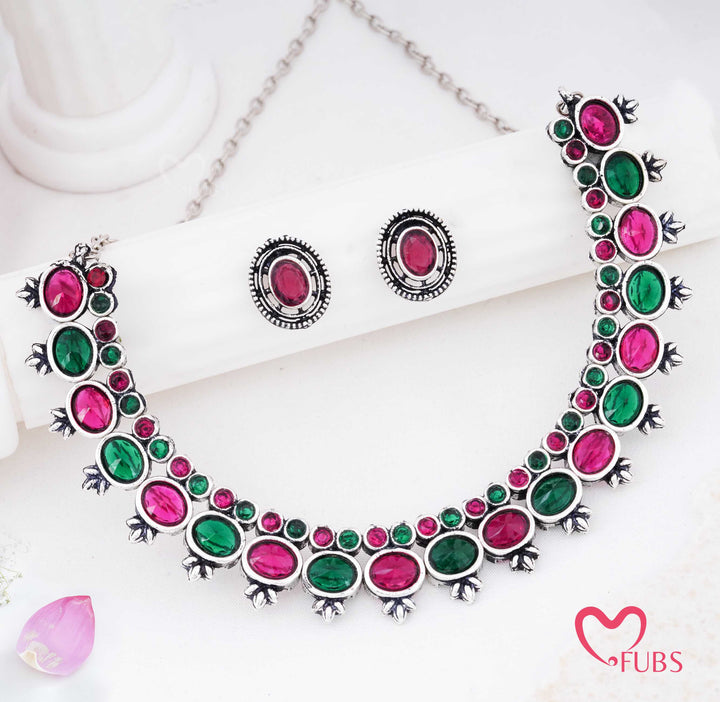 Leaf Motif Edges Design Oxidized Choker