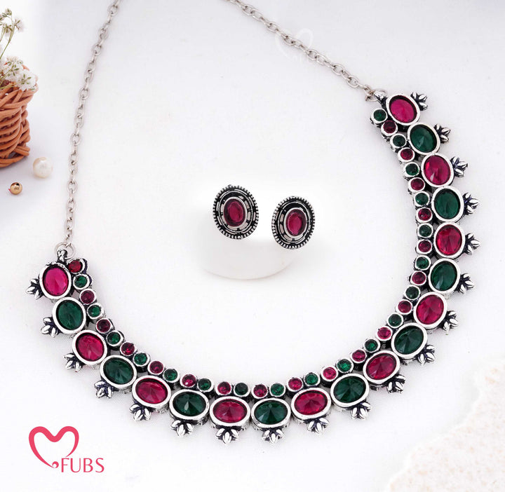 Leaf Motif Edges Design Oxidized Choker