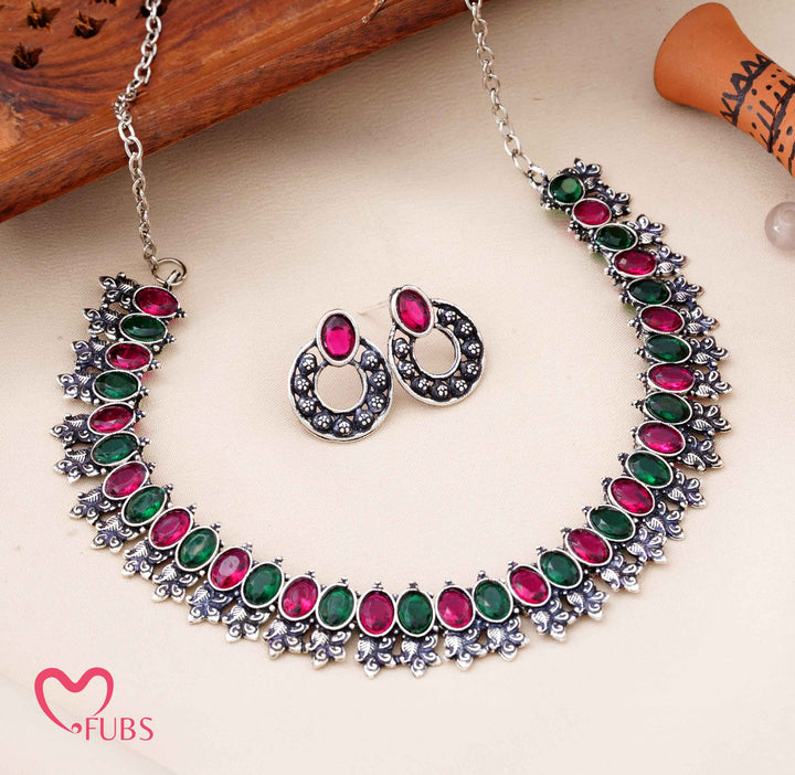 Intricate Circular Studs & Contrast Dual-Tone Choker Set