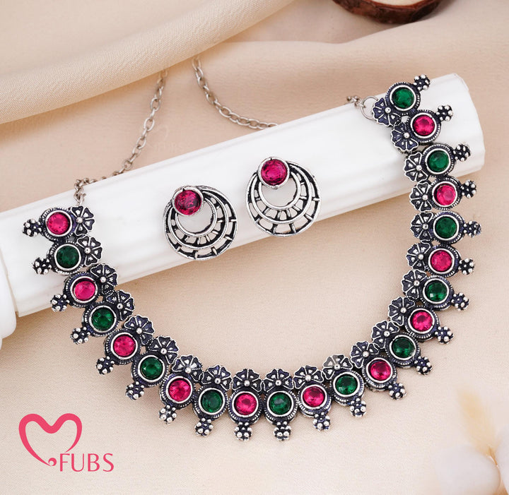 Intricate Circular Studs & Contrast Dual-Tone Choker Set
