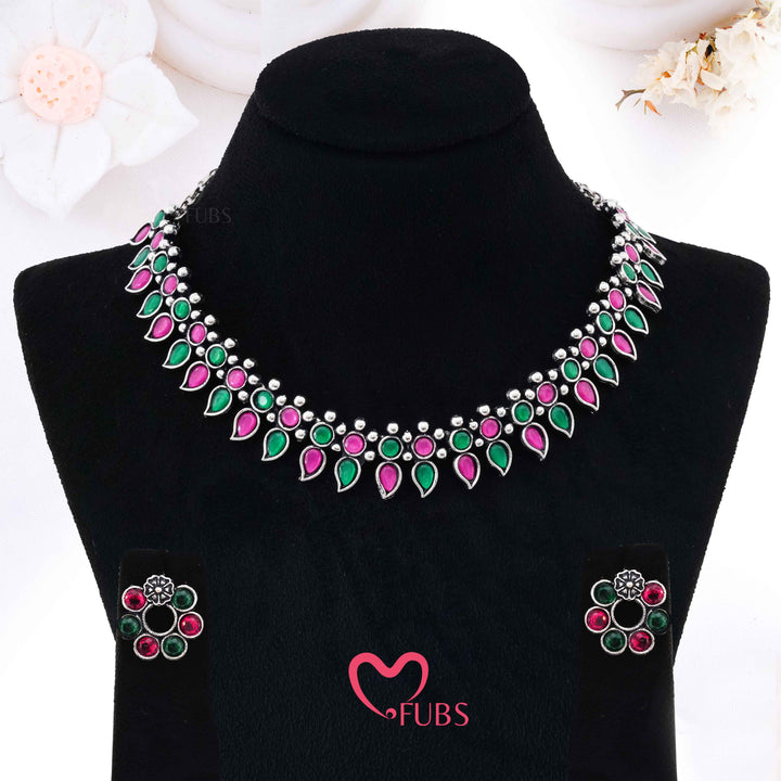 Aesthetic Oxidized Leaf Motif Necklace Set (Silver)