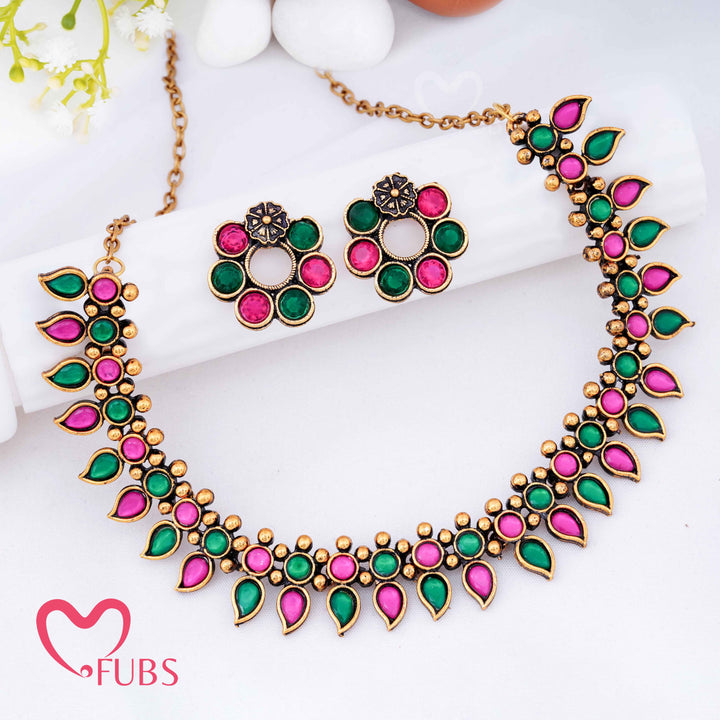 Aesthetic Oxidized Leaf Motif Necklace Set (Golden)