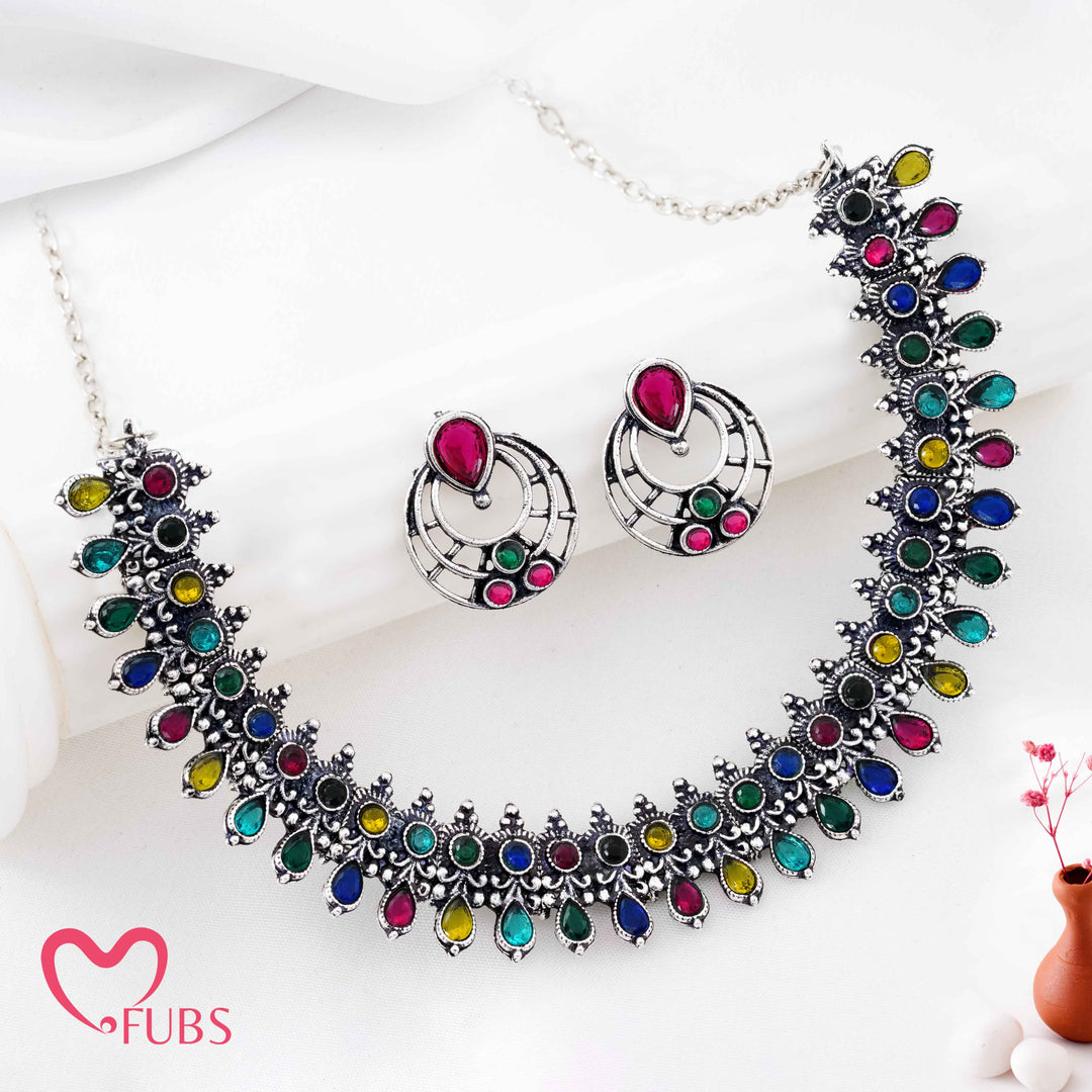 Vibrant Oxidized Silver Teardrop Stone Necklace Set (Silver)