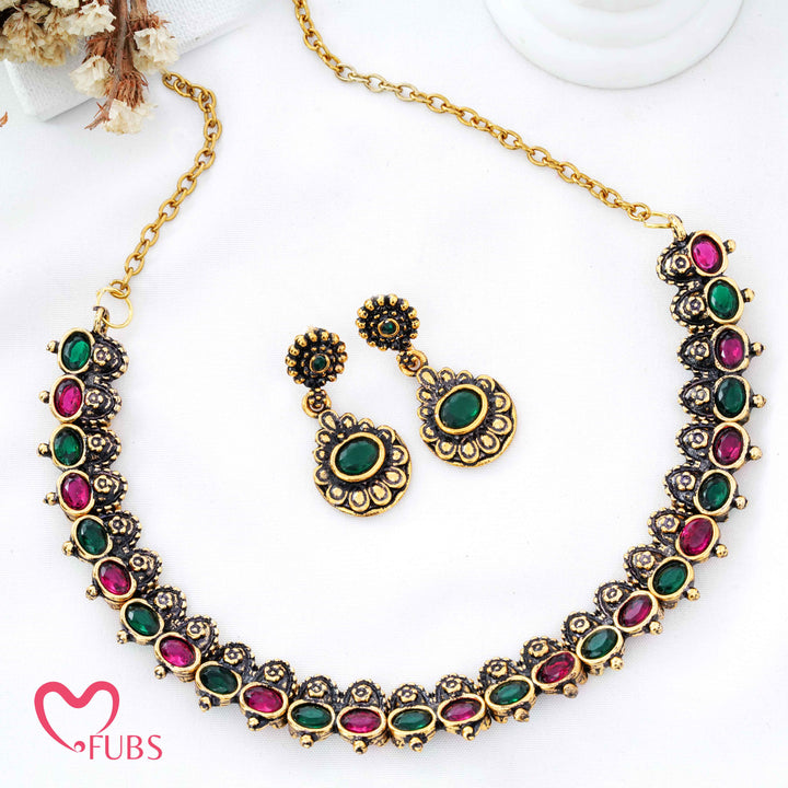 Traditional Antique Matte Gold Plated Stone Choker Set