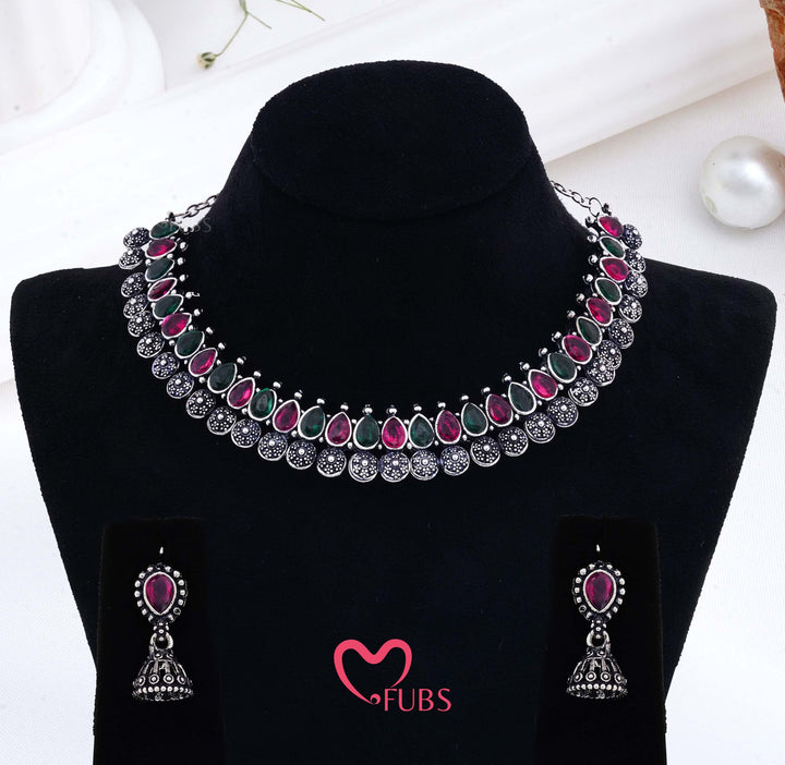 Aesthetic Teardrop Stone Necklace Set (Silver)