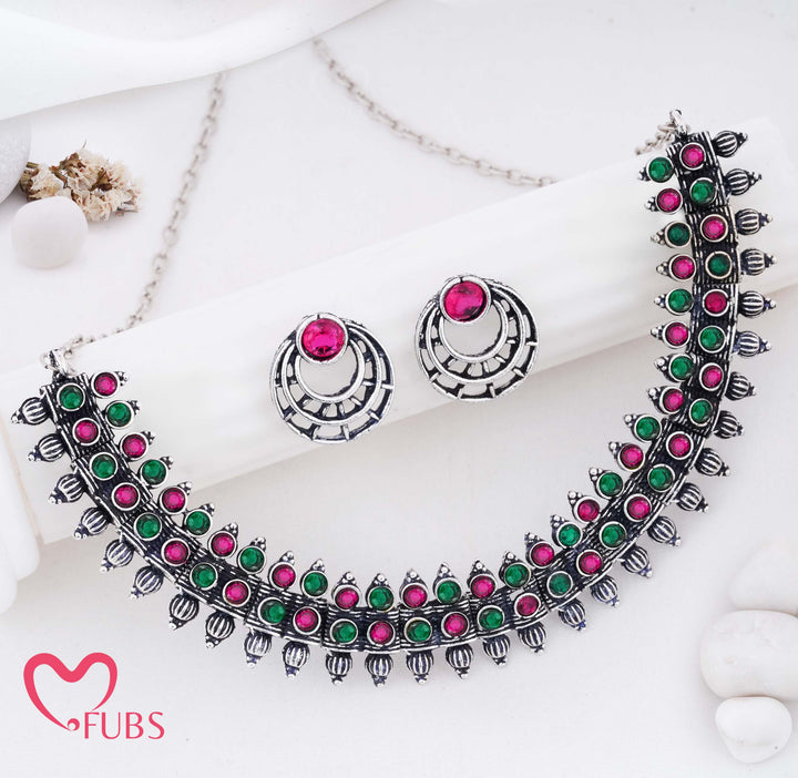 Antique Finish Circle Teardrop Necklace Set (Silver)