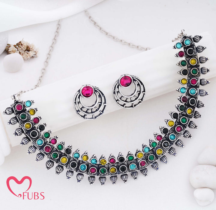 Antique Finish Circle Teardrop Necklace Set (Silver)