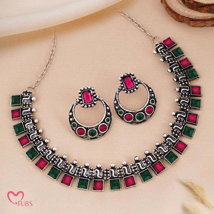 Antique Finish Geometric Necklace (Silver)