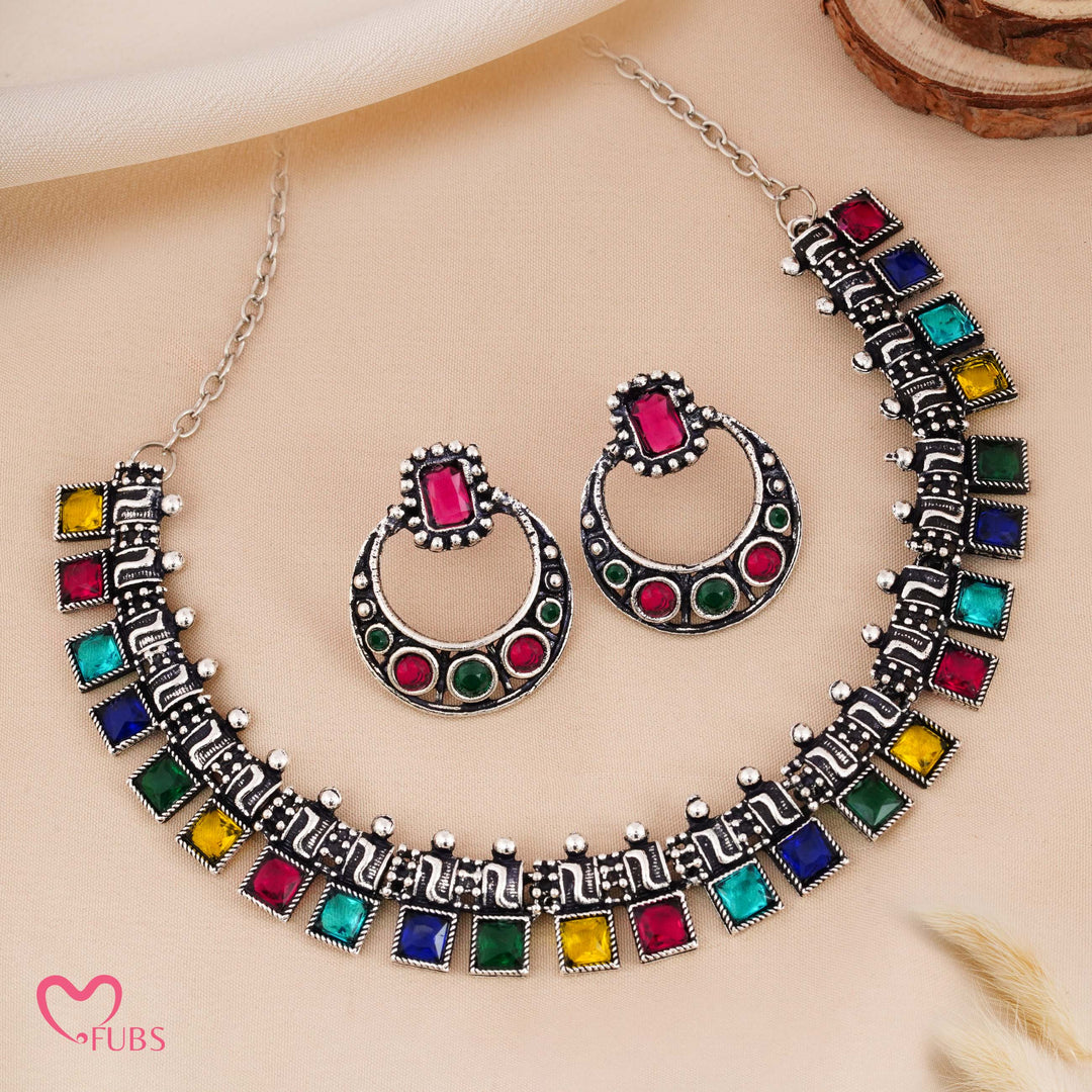 Antique Finish Geometric Necklace (Silver)