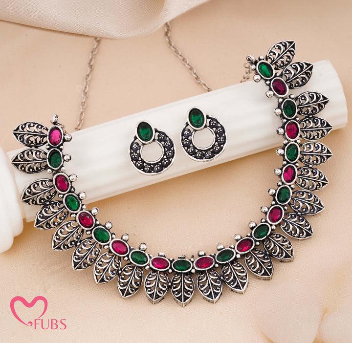 Silver Finish Filigree Leaf Necklace Set