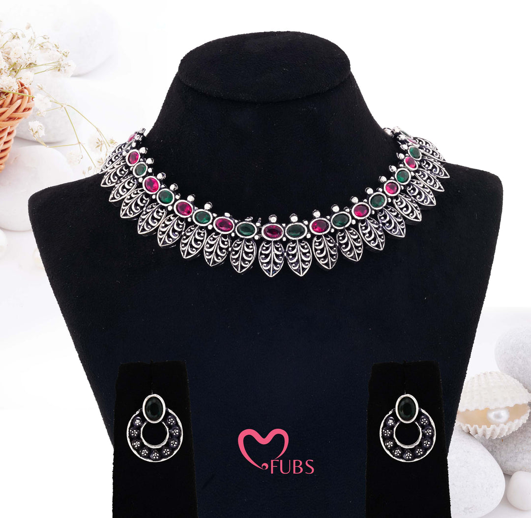 Silver Finish Filigree Leaf Necklace Set