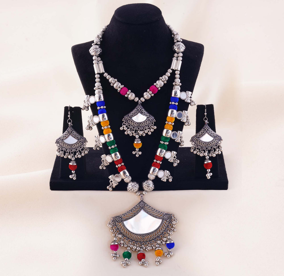 Layered Mirror Fan Pendant Choker With Pom Bead Earrings