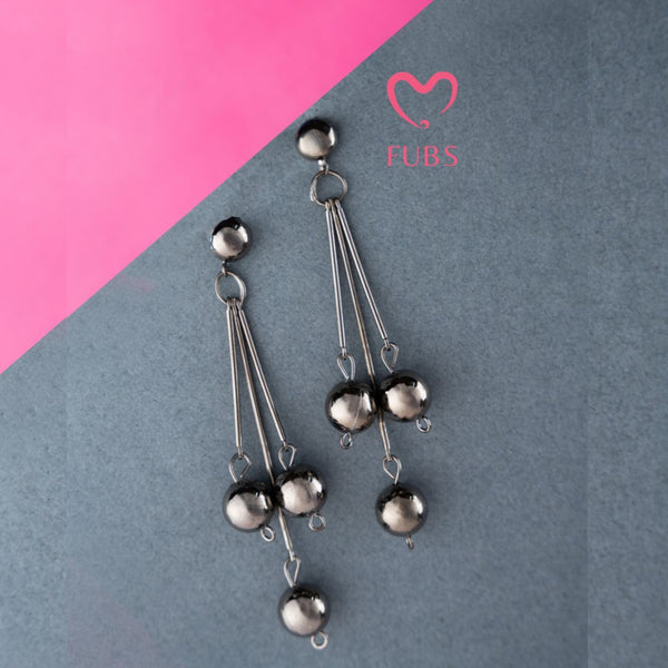 Black Top Pearl Hanging Earrings